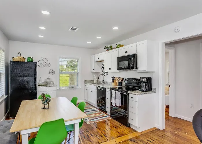 323 W Zarragossa * Pensacola
