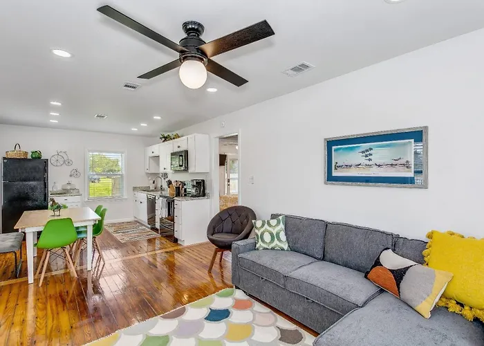 323 W Zarragossa Pensacola